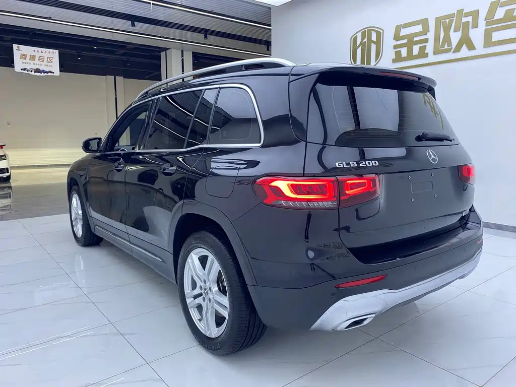 MERCEDES BENZ GLB 2023