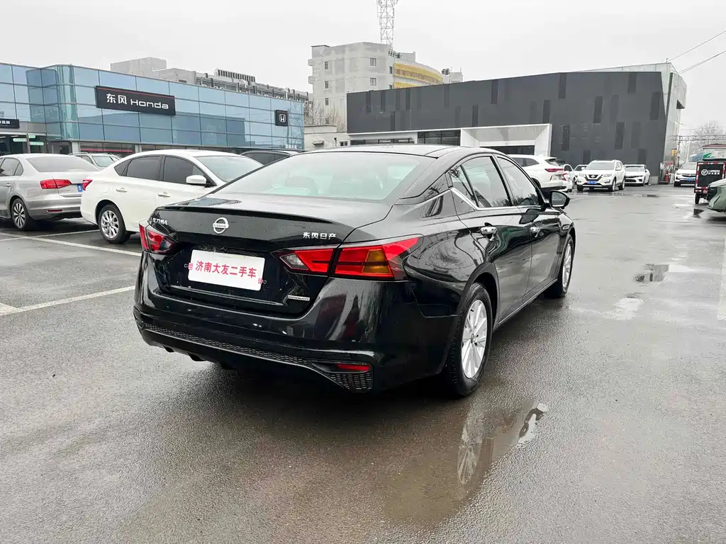 NISSAN TEANA 2019