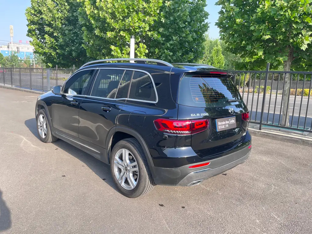 MERCEDES BENZ GLB 2023