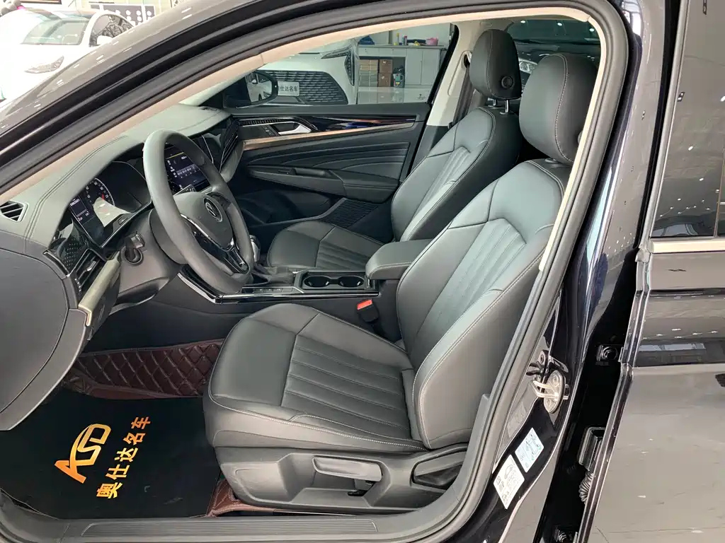 VOLKSWAGEN PASSAT 2020