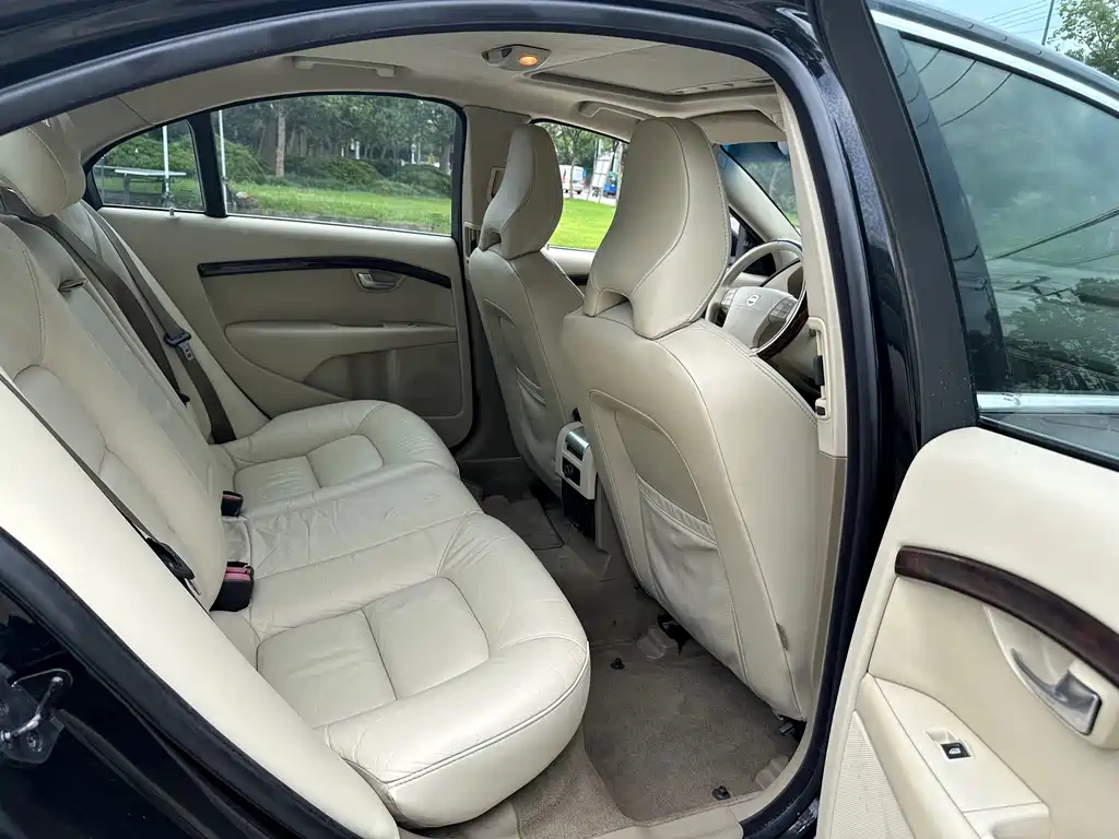 VOLVO S80L 2009