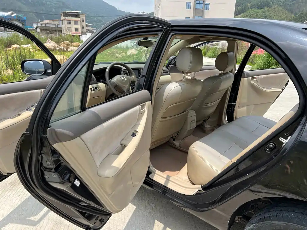 TOYOTA COROLLA 2010