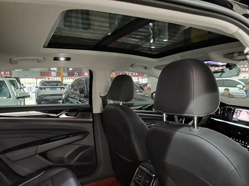VOLKSWAGEN PASSAT 2022