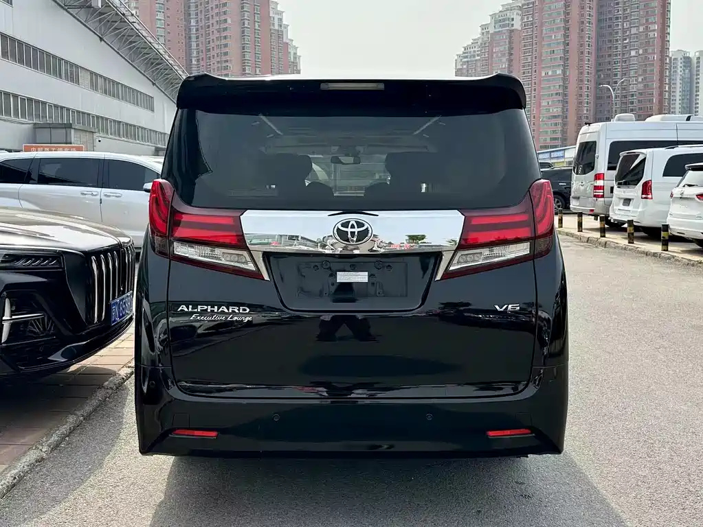 TOYOTA ALPHARD 2017
