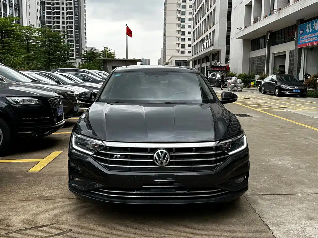 VOLKSWAGEN SAGITAR 2020