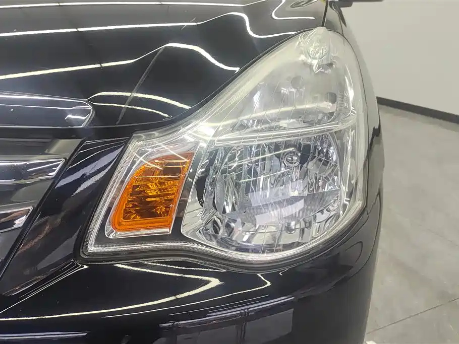 NISSAN SYLPHY 2016