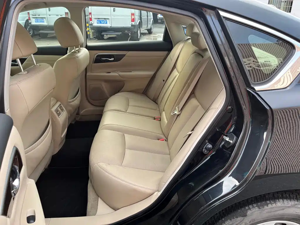 NISSAN TEANA 2016