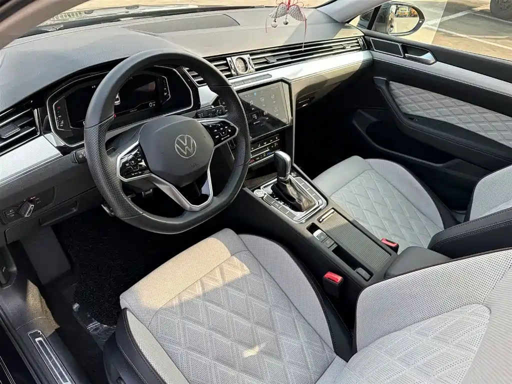 VOLKSWAGEN MAGOTAN 2022