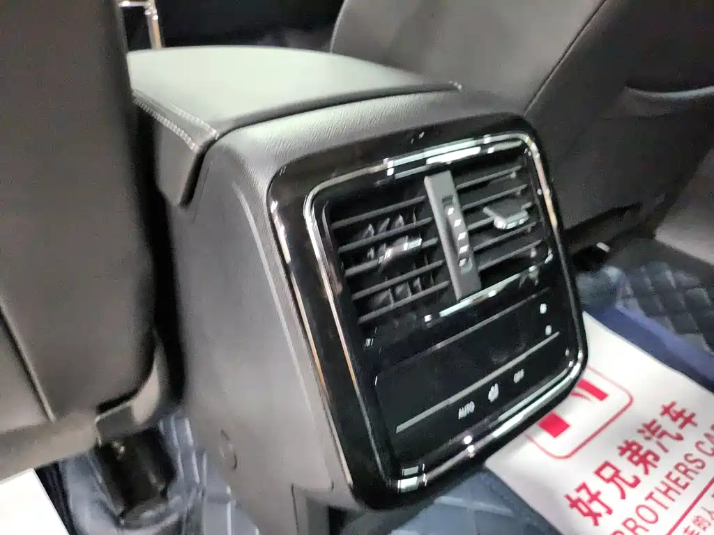 VOLKSWAGEN PASSAT 2023