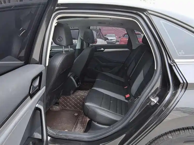 VOLKSWAGEN SAGITAR 2021