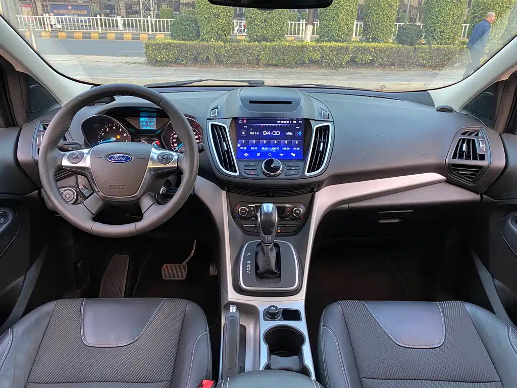 FORD ESCAPE 2015