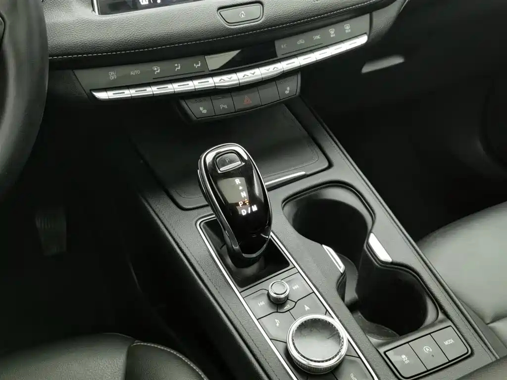 CADILLAC XT4 2020