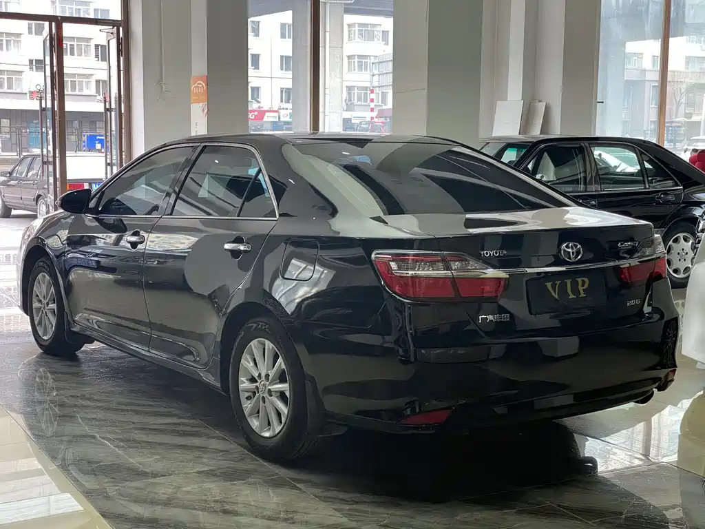 TOYOTA CAMRY 2016