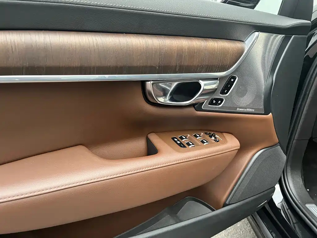 VOLVO S90 2021