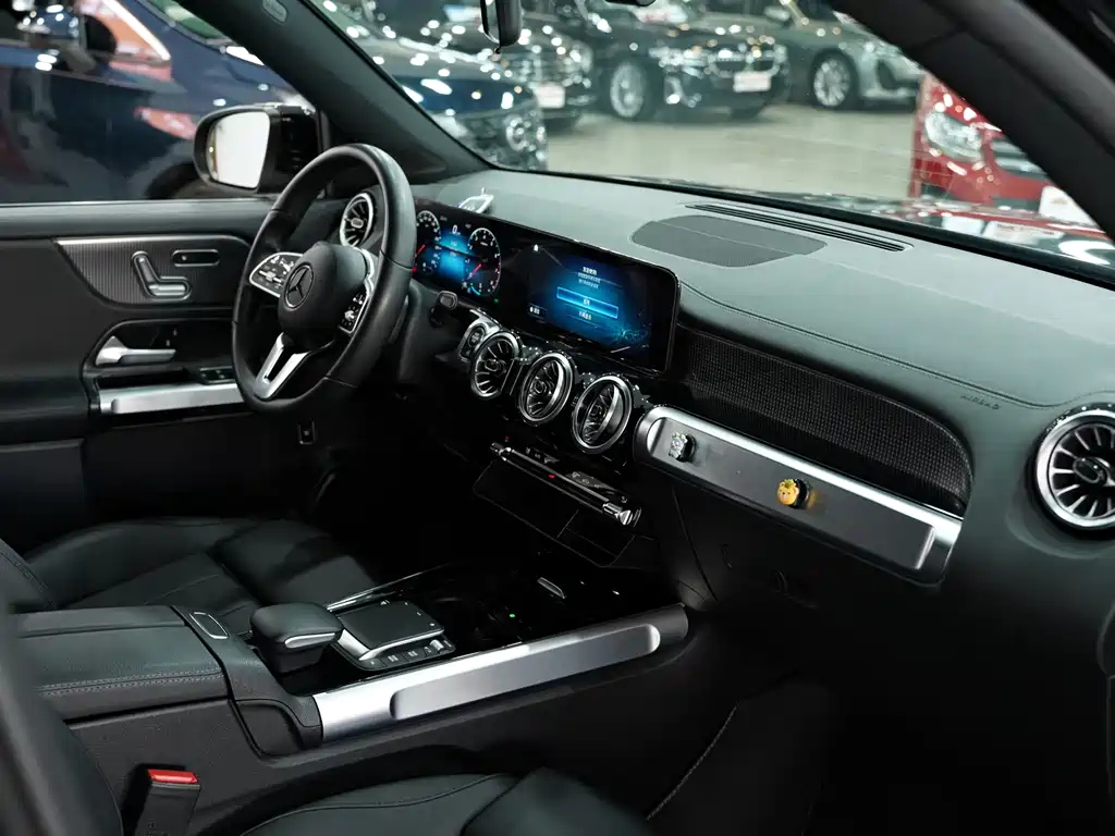 MERCEDES BENZ GLB 2021