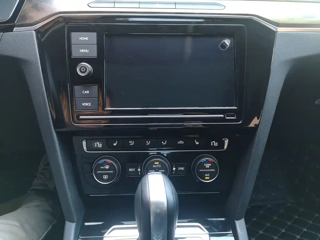 VOLKSWAGEN MAGOTAN 2020