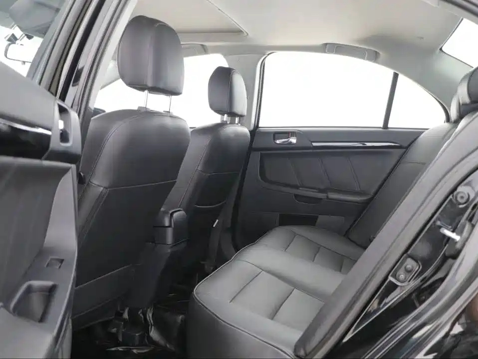 MITSUBISHI LANCER EX 2013