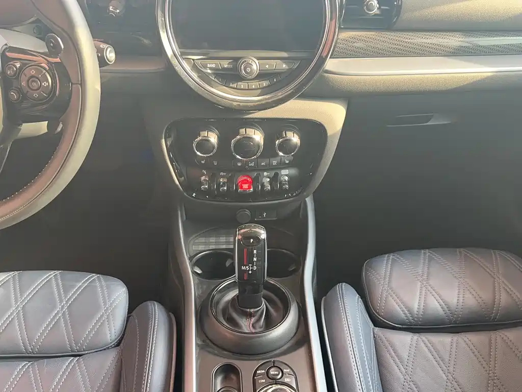 MINI CLUBMAN 2021