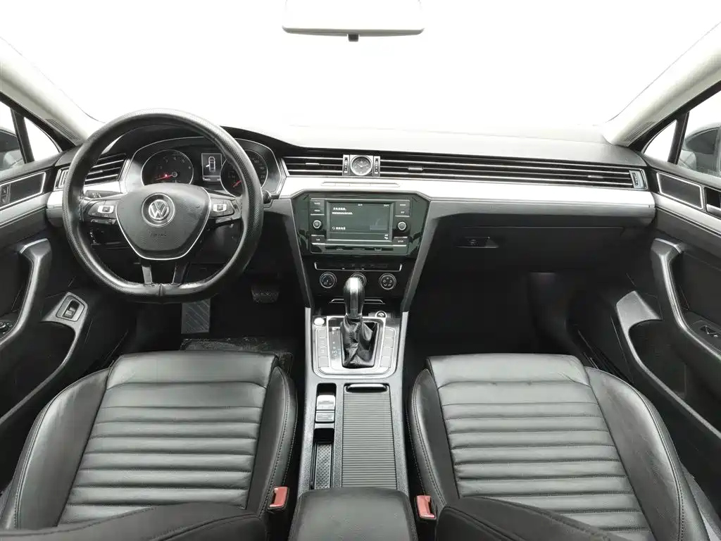 VOLKSWAGEN MAGOTAN 2018