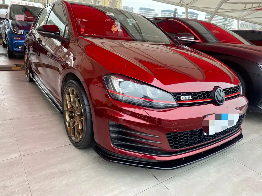 VOLKSWAGEN GOLF 2017