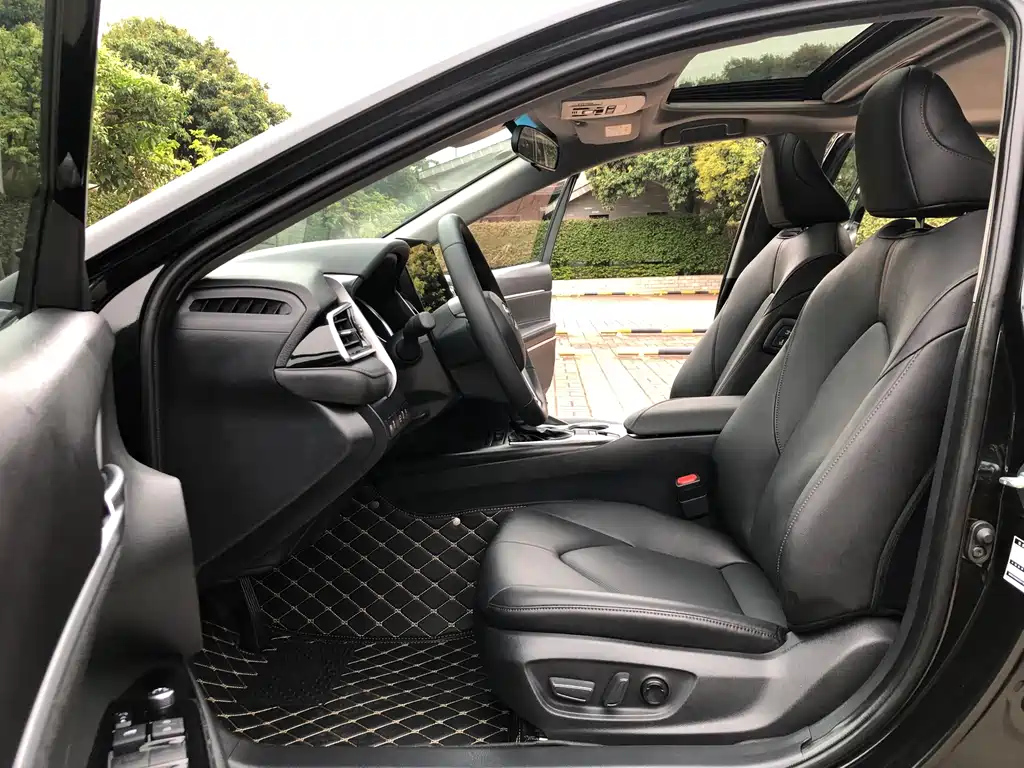 TOYOTA CAMRY 2023