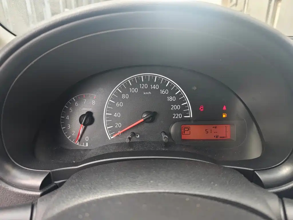 NISSAN SUNNY 2015