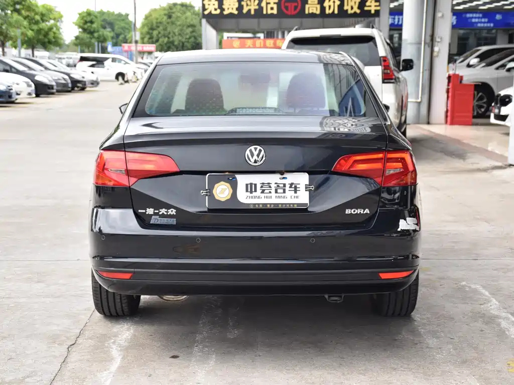 VOLKSWAGEN BORA 2019
