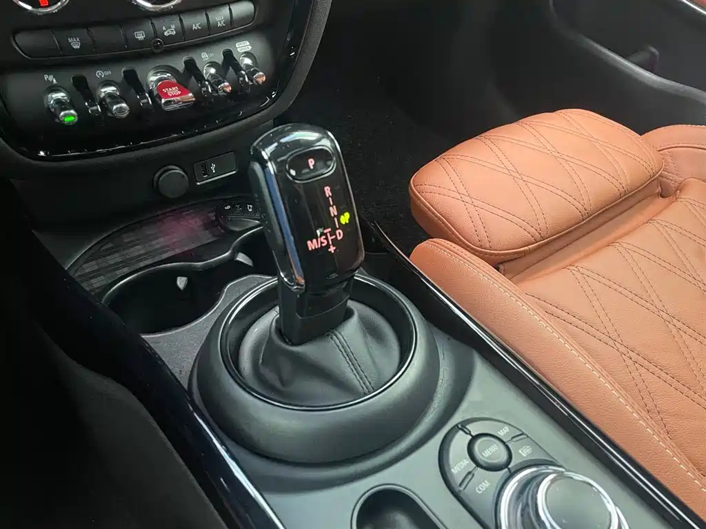 MINI CLUBMAN 2022