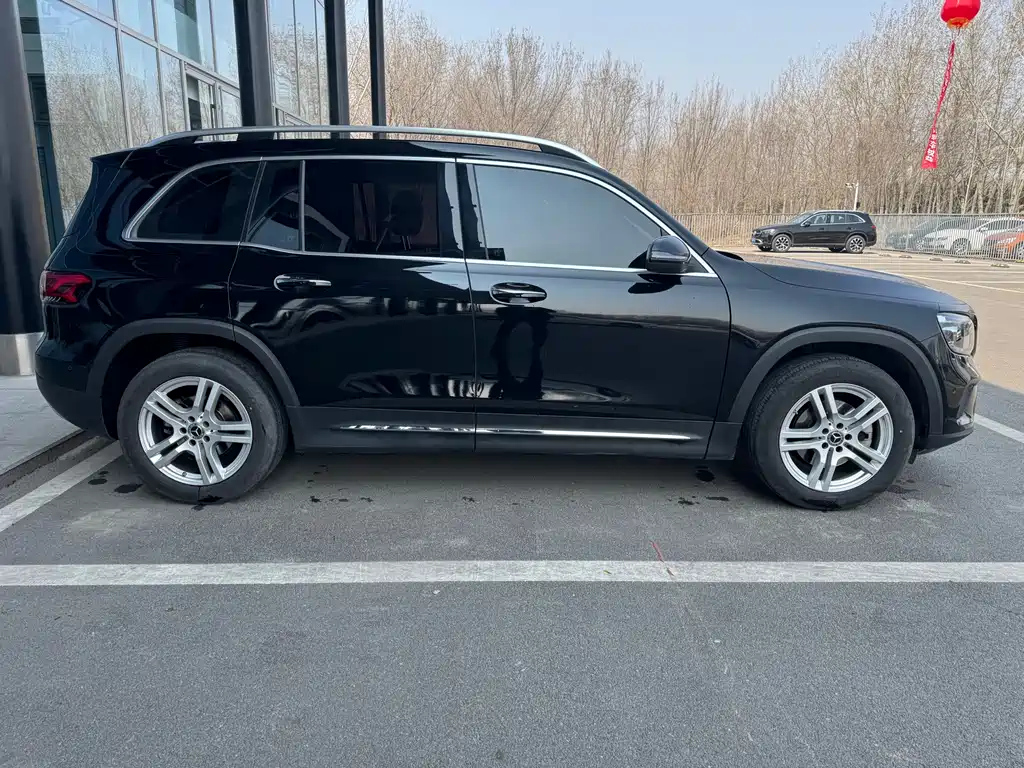 MERCEDES BENZ GLB 2021