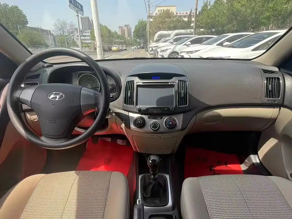 HYUNDAI CELESTA 2012