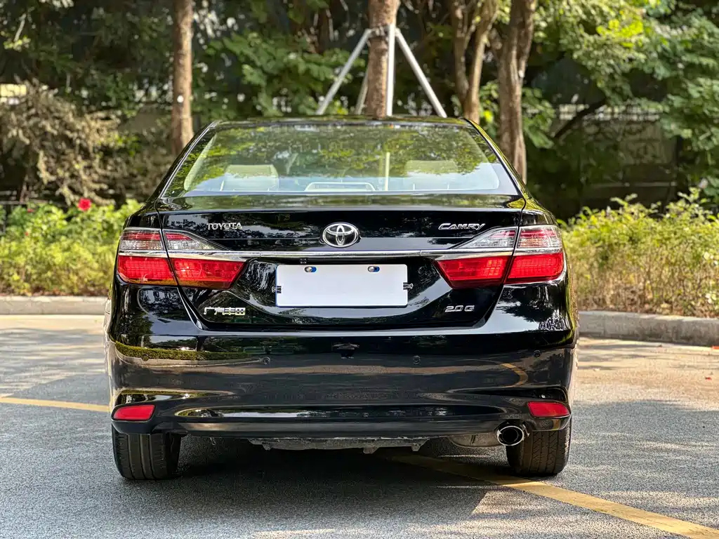 TOYOTA CAMRY 2016