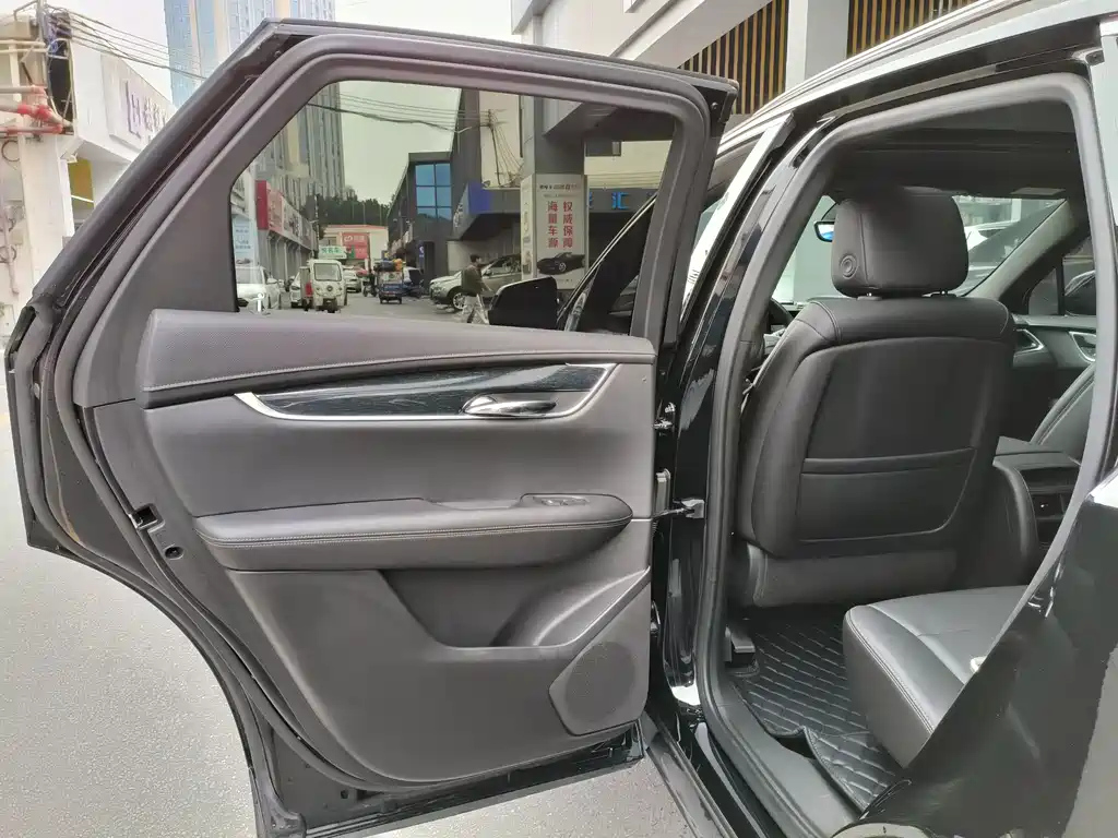 CADILLAC XT5 2020