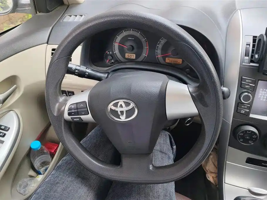 TOYOTA COROLLA 2014