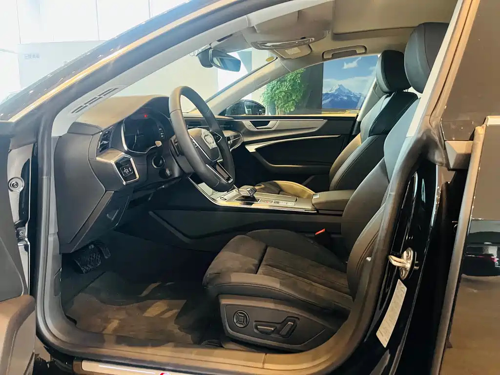 AUDI A7 2024