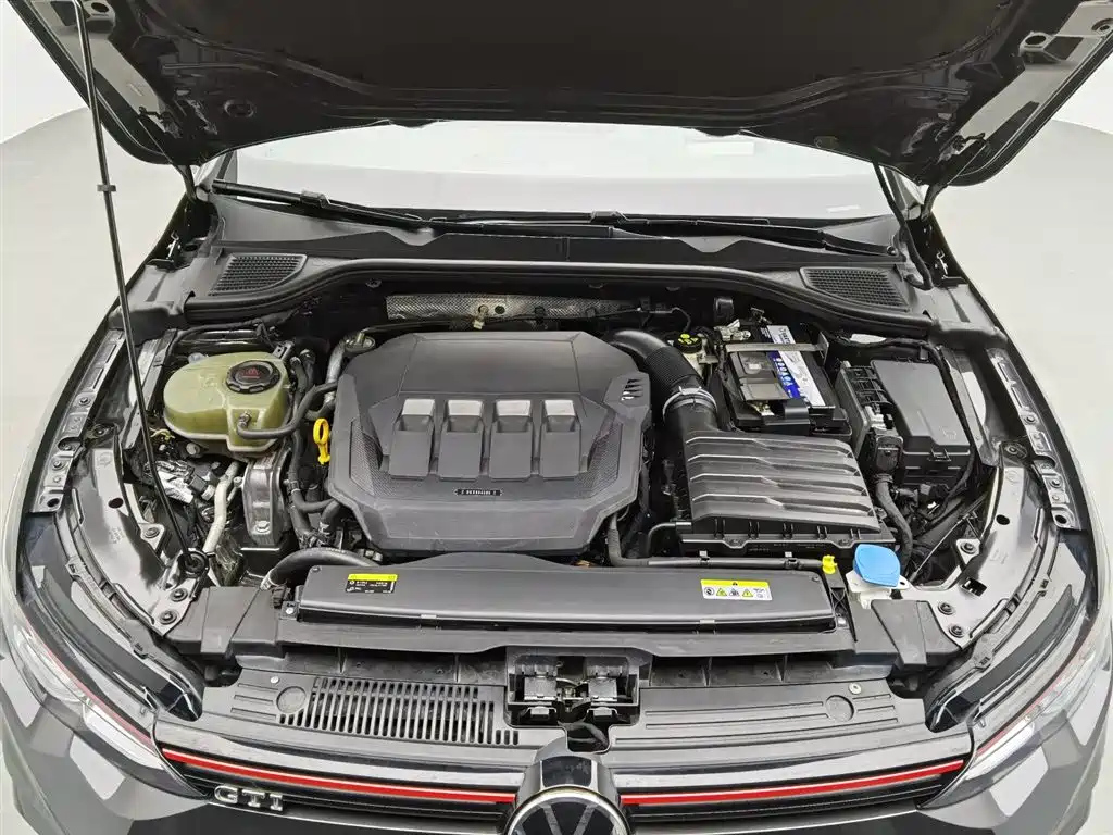 VOLKSWAGEN GOLF 2022
