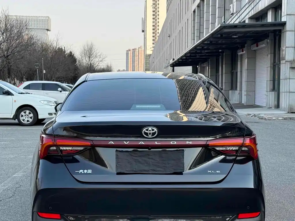 TOYOTA AVALON 2020