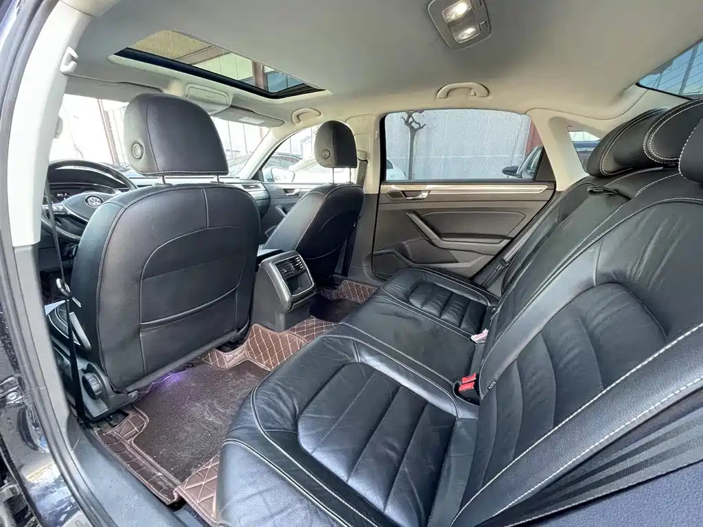 VOLKSWAGEN PASSAT 2018