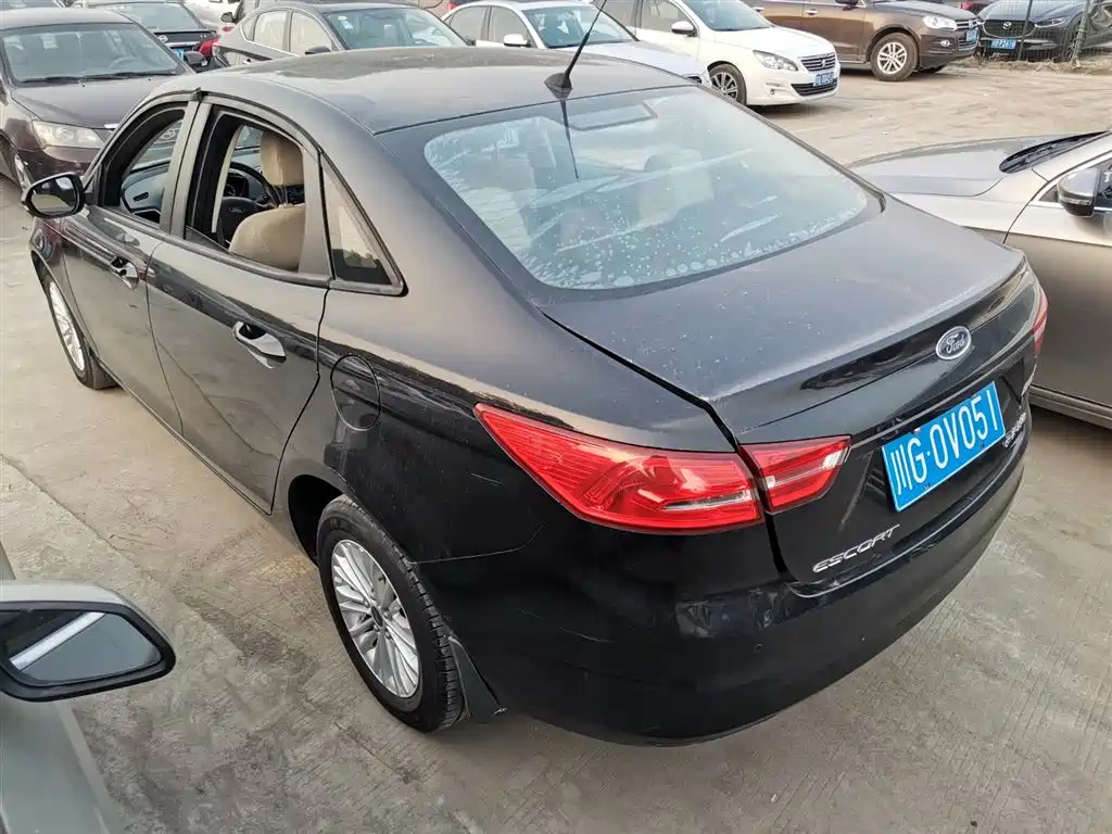FORD ESCORT 2016