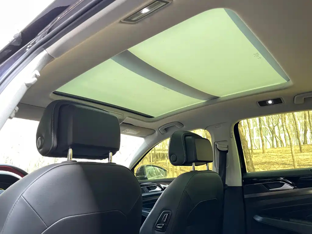 VOLKSWAGEN PASSAT 2022