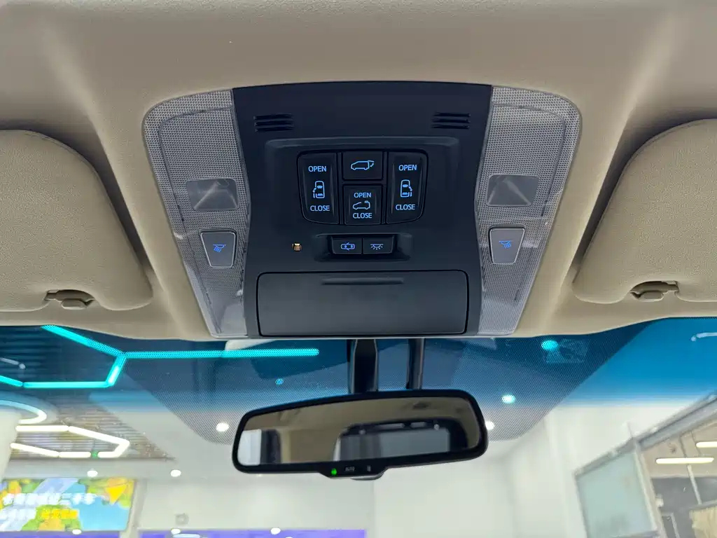 TOYOTA ALPHARD 2017