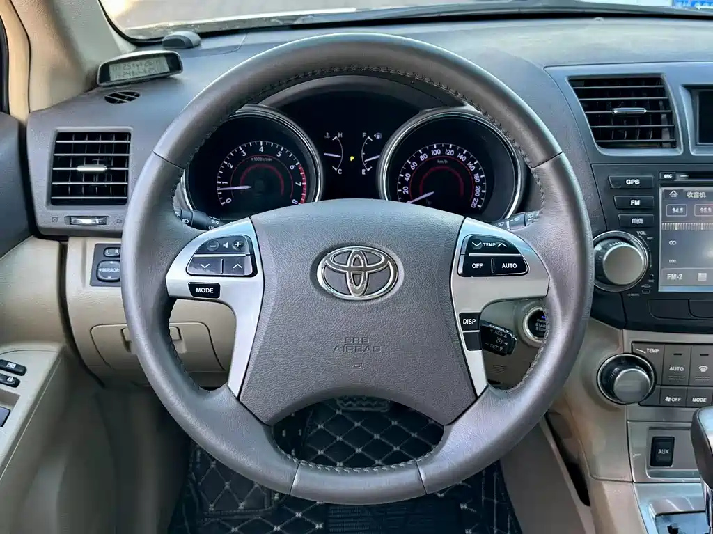 TOYOTA HIGHLANDER 2014