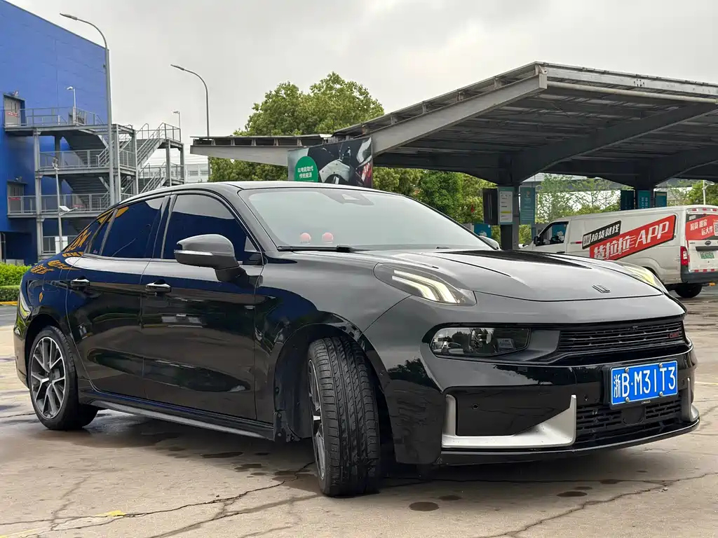 LYNK&CO 03 2020