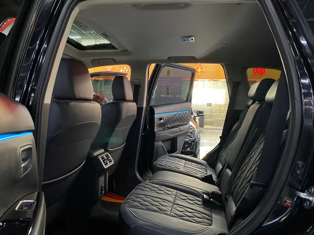MITSUBISHI OUTLANDER 2022