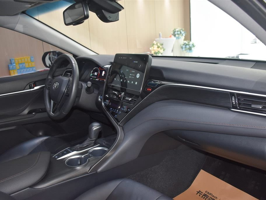TOYOTA CAMRY 2023
