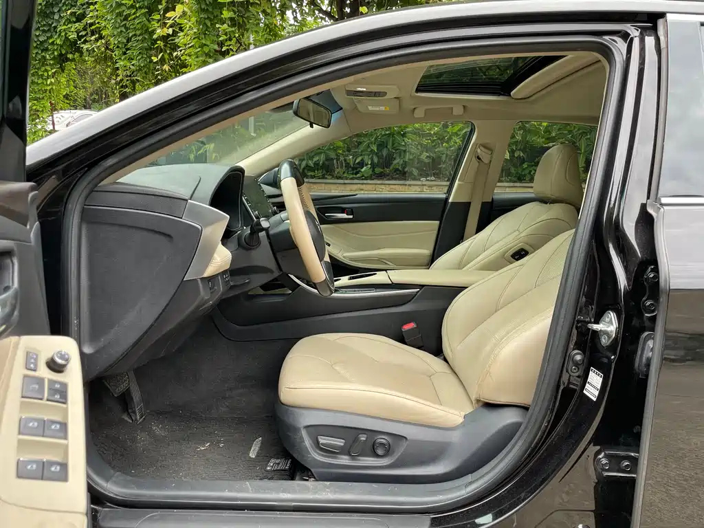 TOYOTA AVALON 2020