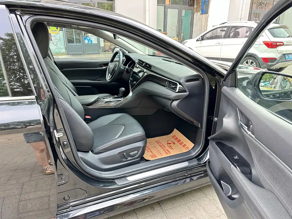 TOYOTA CAMRY 2021