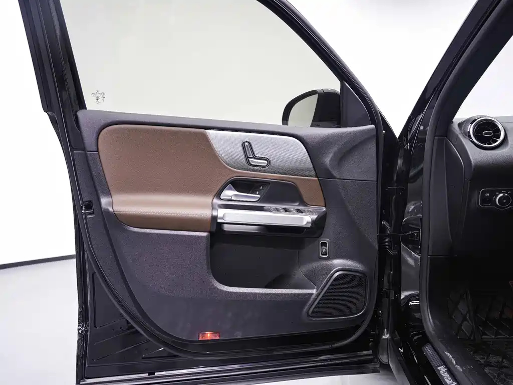 MERCEDES BENZ GLB 2020