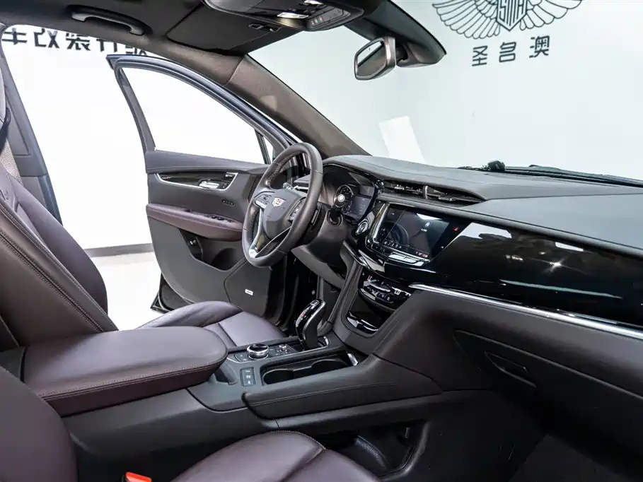 CADILLAC XT6 2021