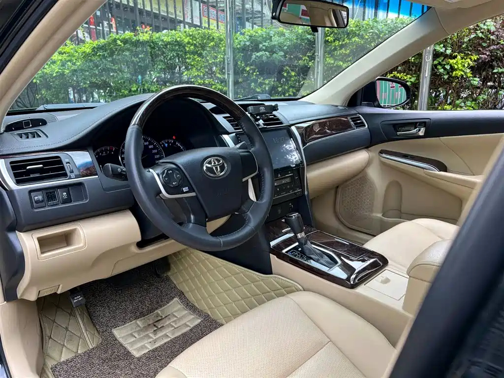 TOYOTA CAMRY 2017