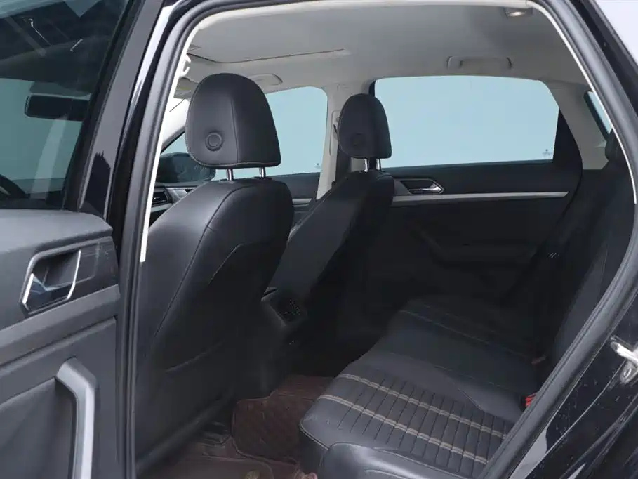VOLKSWAGEN LAVIDA 2020